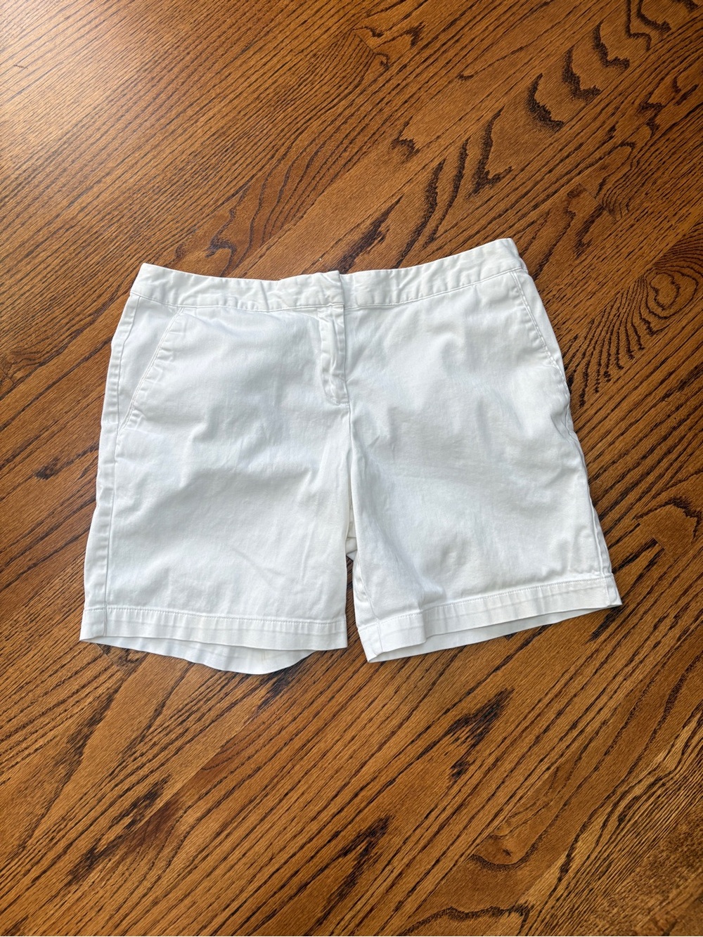 Izod White Women’s Cotton Flat Front Shorts